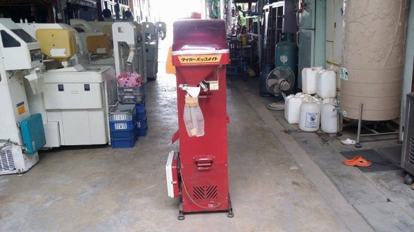 เครื่องชั่งพร้อมคัดแยกเมล็ด  YANMAR  รุ่น KR1300 เก่าญี่ปุ่น สภาพสวย