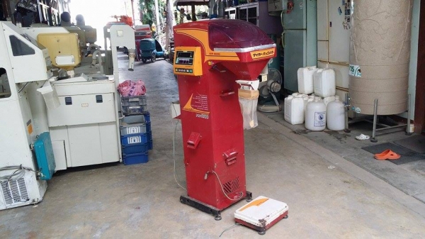 เครื่องชั่งพร้อมคัดแยกเมล็ด  YANMAR  รุ่น KR1300 เก่าญี่ปุ่น สภาพสวย
