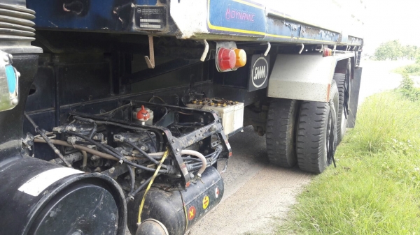 รถอีซุซุ 10 ล้อดั้ม FXZ 270 แรงม้า ปี 46.    สนใจติดต่อ  081 - 6079515