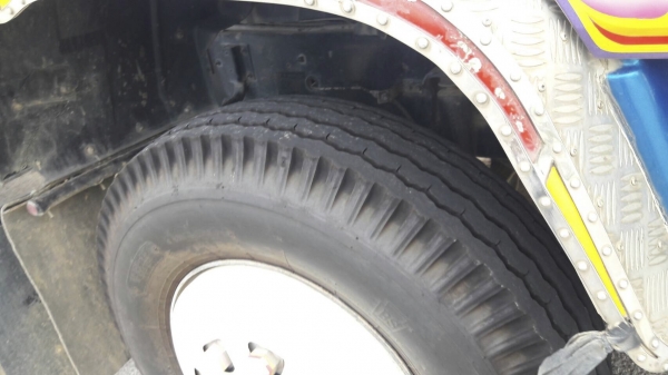 รถอีซุซุ 10 ล้อดั้ม FXZ 270 แรงม้า ปี 46.    สนใจติดต่อ  081 - 6079515