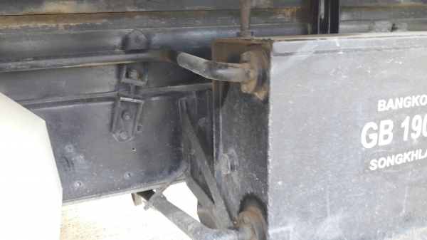 รถอีซุซุ 10 ล้อดั้ม FXZ 270 แรงม้า ปี 46.    สนใจติดต่อ  081 - 6079515