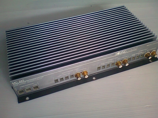 เพาเวอร์แอมป์ปรีแอมป์ของแท้ USA SOUNDSTREAM MC 245 เพาเวอร์แอมป์ปรีแอมป์ของแท้ USA SOUNDSTREAM MC 245