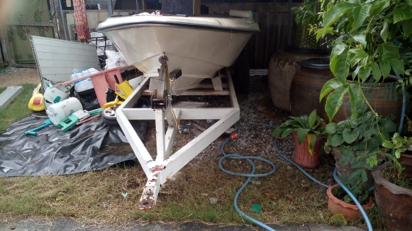 เรือ 14 ฟุตพร้อมเทรลเลอร์