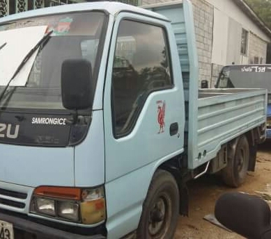 สีล้อ อีซูชุ NKR88ปี40 กะบะเรสทั้งลูก ยาว3.20ม สภาพดีสวยเดิมๆรถห้างแท้ ทะเบียนพร้อมโอน