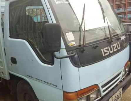 สีล้อ อีซูชุ NKR88ปี40 กะบะเรสทั้งลูก ยาว3.20ม สภาพดีสวยเดิมๆรถห้างแท้ ทะเบียนพร้อมโอน