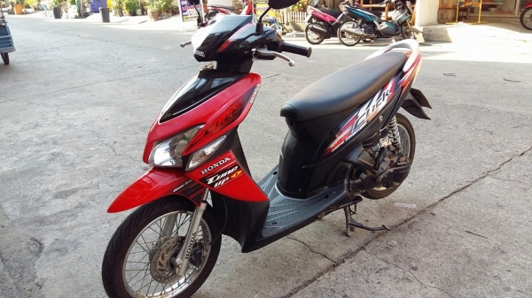 Click ปี 51 รถบ้าน สีแดง ดำ เครื่องเดิมๆ มีเล่ม เอกสารครบ ทดลองขับได้ทุกวัน โทร. 02-9165022,099-0812001