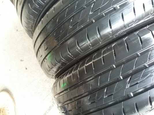 ยางBRIDGESTONE รุ่น Ecopia EP200 195 65R15 ปี2015 สภาพสวยมากๆไร้ที่ติ ดอกเยอะมากๆไม่มีปะ