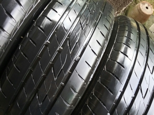 ยางBRIDGESTONE รุ่น Ecopia EP200 195 65R15 ปี2015 สภาพสวยมากๆไร้ที่ติ ดอกเยอะมากๆไม่มีปะ