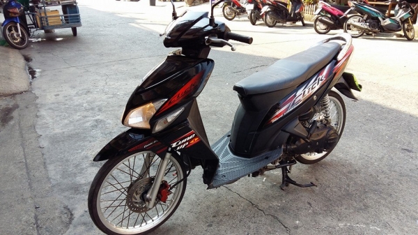 Click ปี 48 สีแดง รถบ้าน เครื่องเดิมๆ มีเล่ม เอกสารพร้อม โทร. 02-9165022,099-0812001