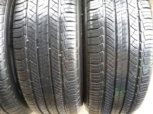 ยางMICHELIN รุ่น LATITUDE. 215 65R16ปี2015 ยางรถกระบะ รถตู้สภาพสวยมากๆ ดอกเยอะมากๆ