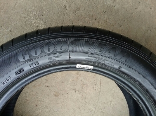 ยางGOODYEAR 205 55R16ลงพื้นปลายปี2015 ยางสภาพสวยมากๆ ดอกเต็มๆ ไม่มีปะ