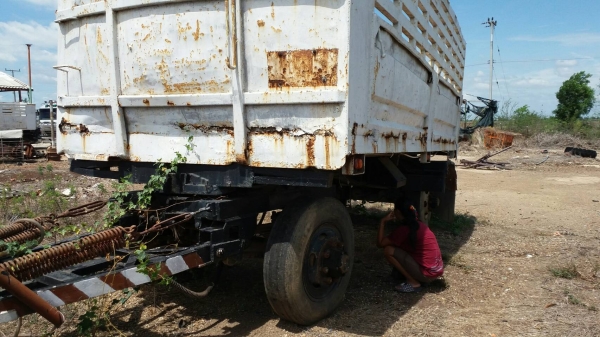 ขายถูกๆ 185,000บ ลูกพ่วง 2คาน ดั้มสามมิต ยาว6.20ม สภาพดี ยางมีครบจะประกอบไส่ไห้ พร้อมใช้งานเลย ทะเบียน ม.79 พร้อมโอน