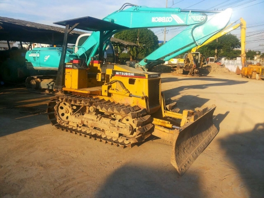 ให้เช่าเครื่องจักรก่อสร้างงานถนน งานดินและรับเหมาถมที่ ทำถนนลาดยาง