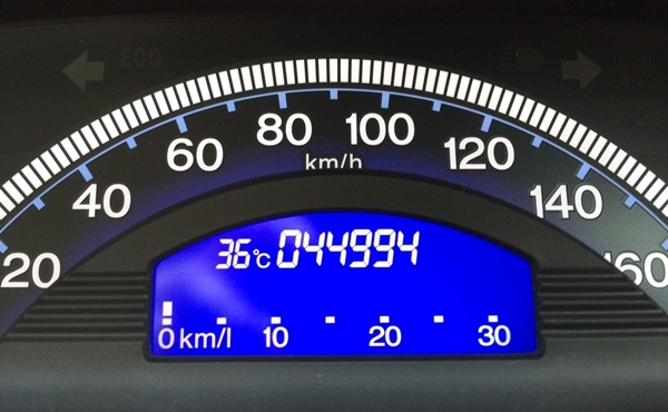 มือเดียว มีแอร์หลัง ไมล์น้อย สีขาวจากโรงงาน มือเดียว มีแอร์หลัง ไมล์น้อย สีขาวจากโรงงาน