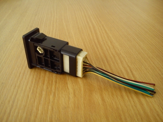 สวิตช์ ไฟฉุกเฉิน ของรถ TOYOTA ทรงตั้ง แบบมีขอบด้านหน้า สวิตช์ ไฟฉุกเฉิน ของรถ TOYOTA ทรงตั้ง แบบมีขอบด้านหน้า