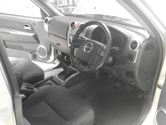 ISUZU  D-MAX PLATINUM  2.5 SLX  ปี09