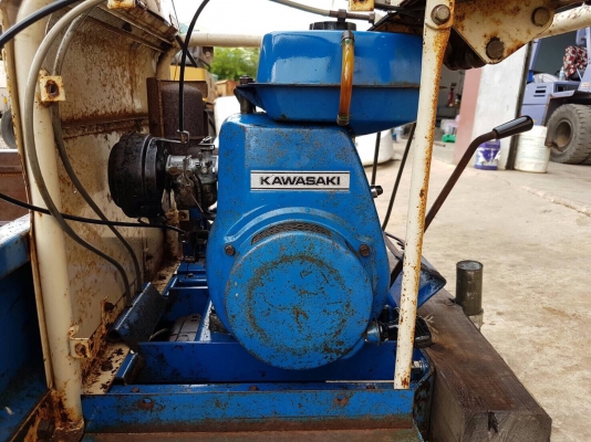 ขายรถบรรทุกตีนตะขาบแทรคยางนั่งขับเก่านอก