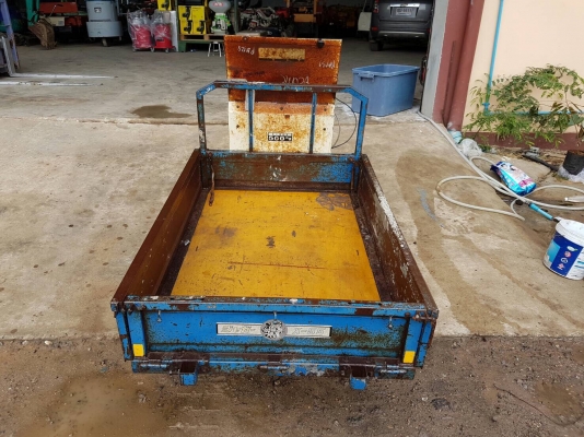 ขายรถบรรทุกตีนตะขาบแทรคยางนั่งขับเก่านอก