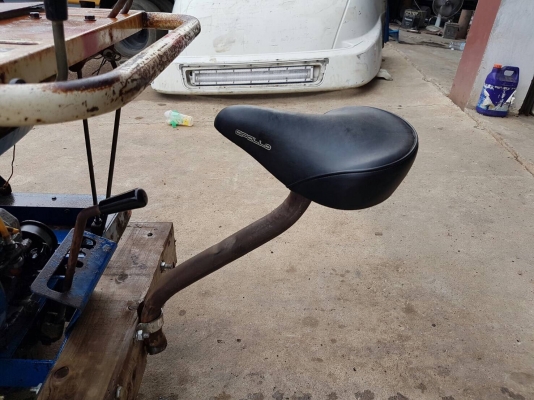 ขายรถบรรทุกตีนตะขาบแทรคยางนั่งขับเก่านอก