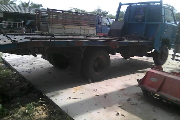 ขายดาวน์7หมื่น รถเทรลเลอร์ 100แรง ส่งงวดเดือนละ5พัน เหลืออีก17งวด รถสวยสภาพพร้อมใช้งาน สนใจโทร 090-8588220คุณนะ 093-3258446คุณบิว หรือเข้าดูสินค้าอื่นๆได้ที่ www.narong2truck.com หรือ www.truck.in.th/498 หรือเพจFacebook ณรงค์ ซื้อขายรถมือสอง (เว็บไซต์ส่วน