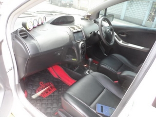 TOYOTA YARIS 1.5 AUTO ปี 2010 รถเจ้าของเดียว วิ่งน้อย พร้อมใช้ T.086-527-9533