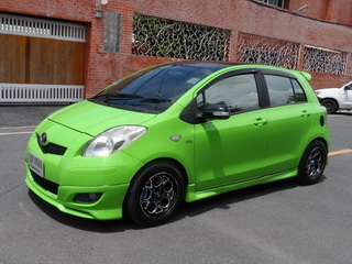 TOYOTA YARIS 1.5 AUTO ปี 2010 รถเจ้าของเดียว วิ่งน้อย พร้อมใช้ T.086-527-9533