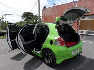 TOYOTA YARIS 1.5 AUTO ปี 2010 รถเจ้าของเดียว วิ่งน้อย พร้อมใช้ T.086-527-9533