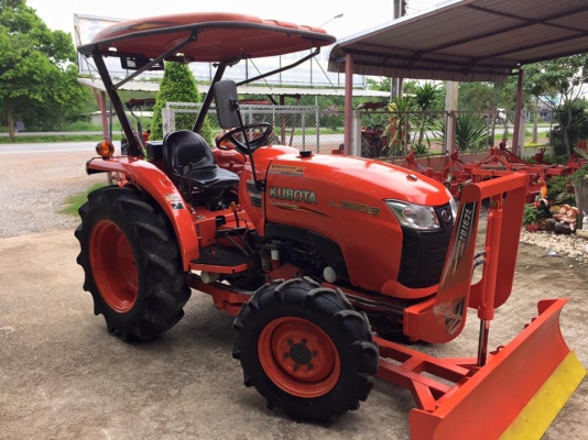 ขายรถไถ Kubota L3608(4WD) พร้อมใบมีดและผานบุกเบิกช้าง รถสวยพร้อมใช้งาน
