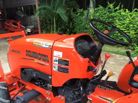 ขายรถไถ Kubota L3608(4WD) พร้อมใบมีดและผานบุกเบิกช้าง รถสวยพร้อมใช้งาน