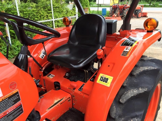 ขายรถไถ Kubota L3608(4WD) พร้อมใบมีดและผานบุกเบิกช้าง รถสวยพร้อมใช้งาน