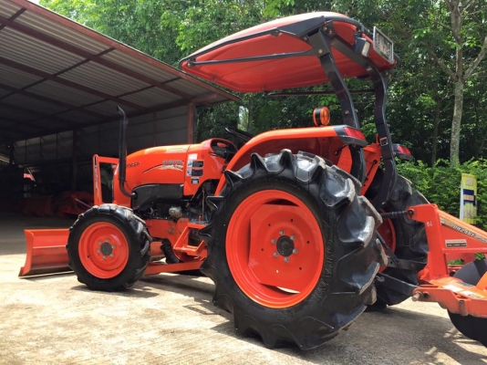ขายรถไถ Kubota L4708SP (4WD) พร้อมใบมีดและผานพรวนช้าง24x6 รถไร่ ใช้งานน้อย สวยๆ พร้อมใช้งาน