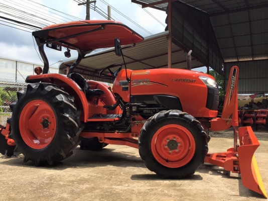 ขายรถไถ Kubota L4708SP (4WD) พร้อมใบมีดและผานพรวนช้าง24x6 รถไร่ ใช้งานน้อย สวยๆ พร้อมใช้งาน