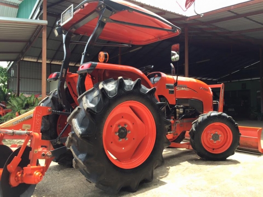 ขายรถไถ Kubota L4708SP (4WD) พร้อมใบมีดและผานพรวนช้าง24x6 รถไร่ ใช้งานน้อย สวยๆ พร้อมใช้งาน