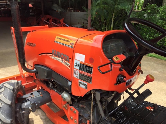 ขายรถไถ Kubota L4708SP (4WD) พร้อมใบมีดและผานพรวนช้าง24x6 รถไร่ ใช้งานน้อย สวยๆ พร้อมใช้งาน