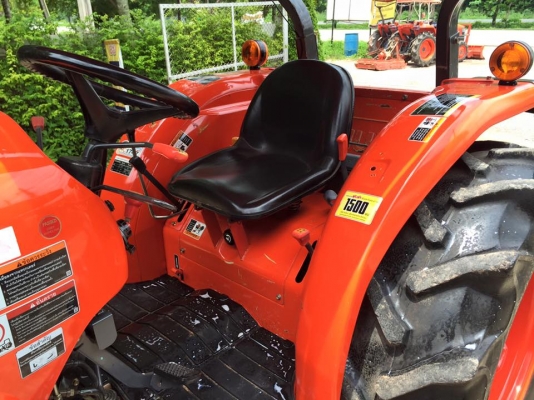 ขายรถไถ Kubota L4708SP (4WD) พร้อมใบมีดและผานพรวนช้าง24x6 รถไร่ ใช้งานน้อย สวยๆ พร้อมใช้งาน