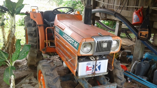 ขายตามสภาพ รถไถ 22 แรง คูโบต้าโฟวิน  ใช้งานปกติ