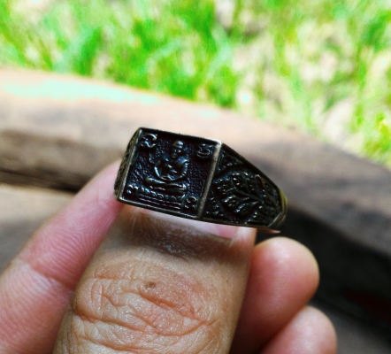 แหวนหลวงปู่ทวด ออกวัดหลวงปู่ดู่ พรหมปัญโญ วัดสะแก เนื้อโลหะผสมพิเศษ แผ่นยันต์ ทอง เงิน นาก นวะ และอื่นๆ