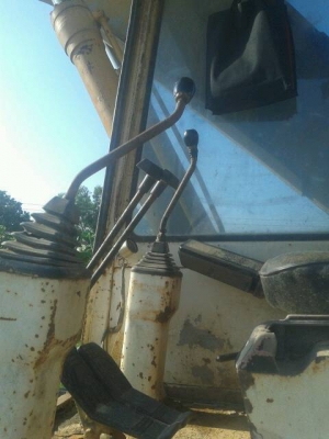 ขายรถแบคโฮ KOMATSU PC200-5 ระบบไฟเต็ม ไม่มีเอกสาร ราคา 480000