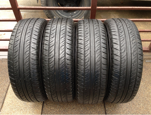 ยาง Dunlop 245 70 16 ปี15 ดอกเต็ม ราคาไม่แพง