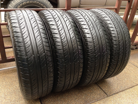 ยาง Dunlop 245 70 16 ปี15 ดอกเต็ม ราคาไม่แพง