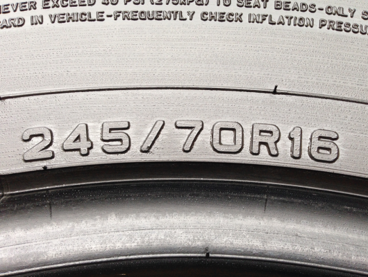 ยาง Dunlop 245 70 16 ปี15 ดอกเต็ม ราคาไม่แพง