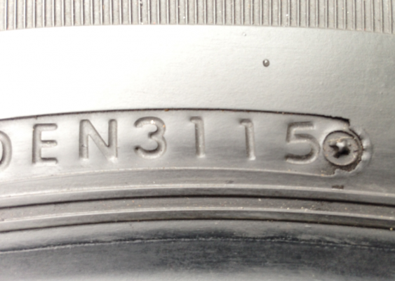 ยาง Bridgestone 235 70 16 กลางปี15 ดอกเต็ม ราคาไม่แพง