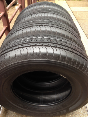 ยาง Bridgestone 235 70 16 กลางปี15 ดอกเต็ม ราคาไม่แพง
