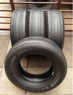 ยาง Bridgestone 235 70 16 กลางปี15 ดอกเต็ม ราคาไม่แพง