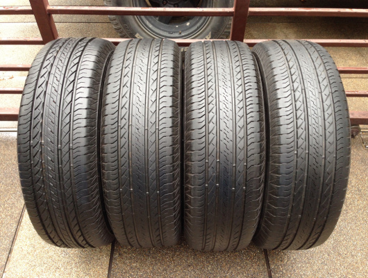 ยาง Bridgestone 235 70 16 กลางปี15 ดอกเต็ม ราคาไม่แพง