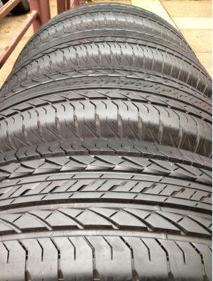 ยาง Bridgestone 235 70 16 กลางปี15 ดอกเต็ม ราคาไม่แพง