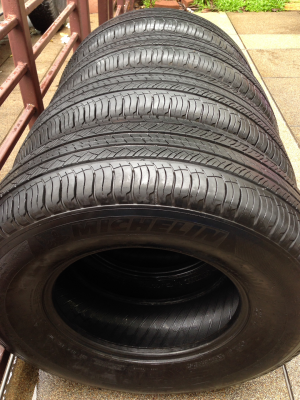 ยาง Michelin 265 70 16 กลางปี12 ดอกเต็ม ราคาไม่แพง