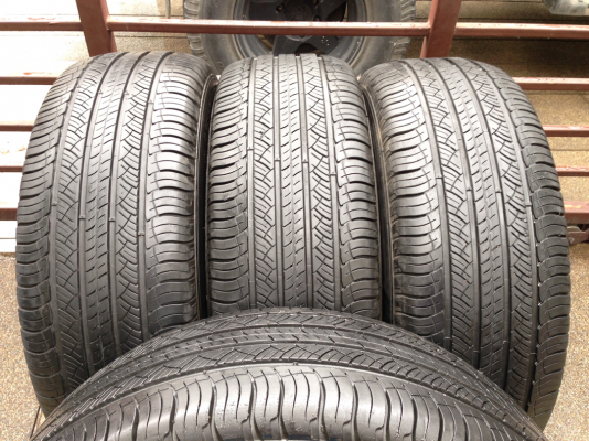 ยาง Michelin 265 70 16 กลางปี12 ดอกเต็ม ราคาไม่แพง