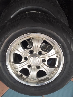 ขายล้อแม็กพร้อมยางขอบ15 4ล้อ ราคา 5,500 บาท