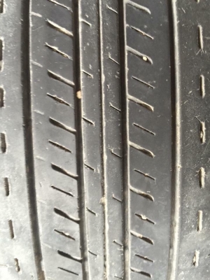 ขายล้อแม็กพร้อมยางขอบ15 4ล้อ ราคา 5,500 บาท